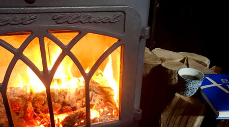 No problem with complicated construction of funnel. Natural warmth to Japanese old house.